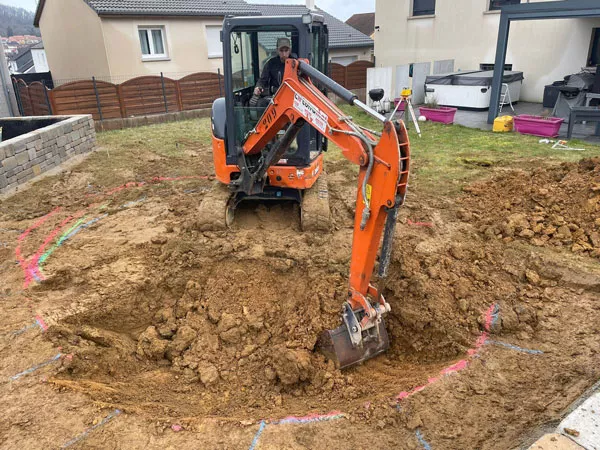 À qui faire appel pour niveler un terrain ?, Épinal, Oasis Créateur d'extérieur